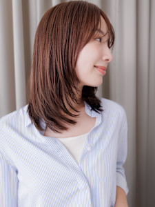 オリーブグレーバタフライカットミディアムレイヤー30代40代