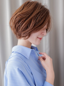 ゆるふわミディアム大人美人かきあげショートボブ30代40代