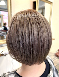 ハイトーンベージュ×ボブスタイル