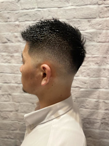 ソフトモヒカン束感フェードショート - グレイスフルバーバー プラチナム掲載