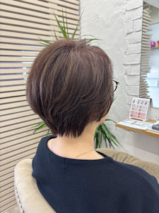 大人かわいい/白髪ぼかし/ショート - latte hair lemie掲載