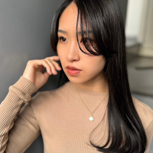 綺麗な艶髪スタイル　美髪ロングレイヤー　縮毛矯正