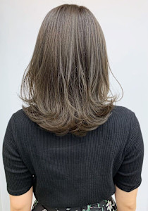 ミディアムレイヤーカット艶髪/美髪スタイル