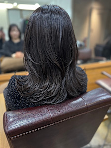 綺麗な艶髪透明感カラー　美髪ミディアムレイヤー　