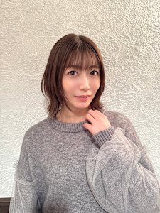 ミディアムレイヤー　大人くびれスタイル