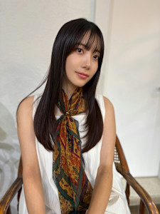 綺麗な艶髪スタイル　美髪ロングレイヤー　縮毛矯正