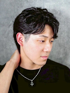 2025年最新フェザーパーマ - ヒロ銀座バーバーショップ難波店掲載