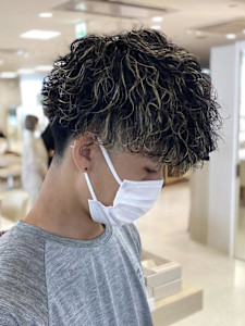 メンズパーマ波巻きツイストスパイラル刈り上げセンターパート