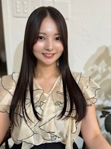 綺麗な艶髪スタイル　美髪ロングレイヤー　縮毛矯正