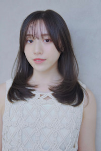 綺麗な艶髪スタイル　ミディアムレイヤー - 髪質改善 fiica掲載