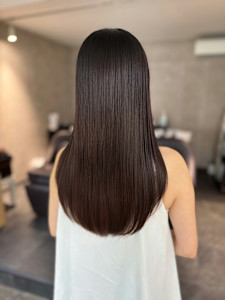 綺麗な艶髪スタイル　美髪ロングレイヤー　縮毛矯正