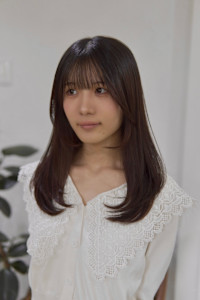 綺麗な艶髪スタイル　美髪ロングレイヤー　縮毛矯正