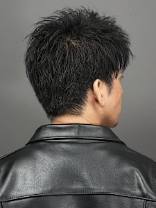 ツーブロック刈り上げ大人短髪ツイストパーマ