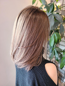 ナチュラルレイヤー - 半個室型美容室 Sourire 新宮店掲載