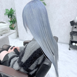 ペールシルバー - kamiiro ハイトーン/ブリーチ/ダブルカラー/髪質改善掲載