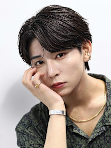 王道毛流れセンターパート - LIPPS hair 梅田【リップスヘアー】掲載