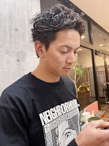 スパイキーパーマ　