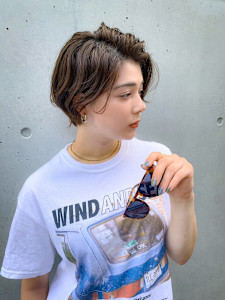 綺麗な艶髪スタイル大人ショート - 髪質改善 fiica掲載