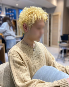 スパイキーショート×ブリーチ抜きっぱなし - AUTHEN.HAIR掲載