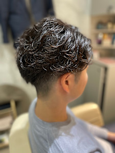 メンズパーマ　刈り上げ　ツーブロック　オフィス