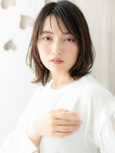 ゆるふわミディアムレイヤーカット小顔ウェットヘア30代40代