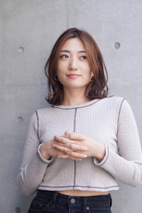 40代50代最旬若見えヘアワンカールでおしゃれな外ハネミディ