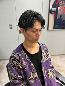 ナチュラルセンターパート波巻きパーマニュアンスパーマ/渋谷 - INTRO . by Fi-Ne 渋谷【イントロ バイ フィーネ シブヤ】掲載