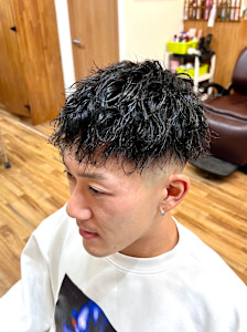 ダウンバング　ツイストスパイラルパーマ　スキンフェードカット - hair studio Romeo掲載