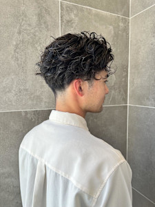 【気持ちも引き締まる】強めスパイラルパーマ