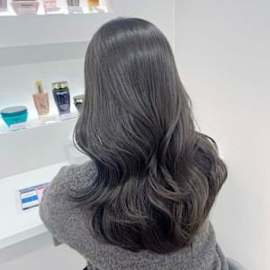 カラー＋潤いトリートメントで後ろ姿美人