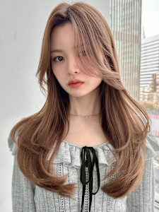 レイヤーカットワンカールミルクティーベージュ小顔ヘア - Violet 横浜店掲載