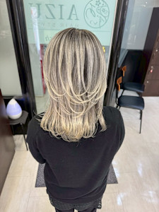 デザインカラー - AIZU本厚木 白髪ぼかし ハイライト バレイヤージュ 髪質改善掲載