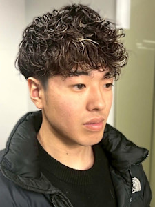 波巻きパーマ ツーブロック マッシュヘア ニュアンスカラー - Men's salon SEPT. 博多掲載