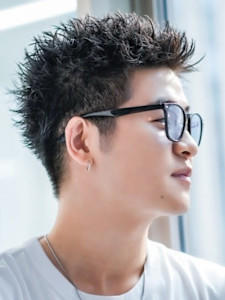 アップバング スパイキーショート ツーブロック 眉毛カット - Men's salon SEPT. 博多掲載