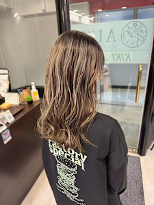 ニュアンスカラー - AIZU本厚木 白髪ぼかし ハイライト バレイヤージュ 髪質改善掲載