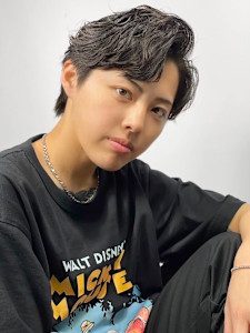 【ツーブロック×スパイラル】男の色気漂うウェットショート - ヒロ銀座ヘアーサロン銀座一丁目店掲載