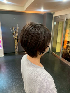 朝が楽なショート - AIZU 渋沢 白髪ぼかし ハイライト 髪質改善掲載