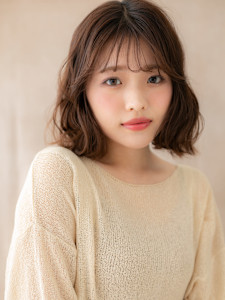 大人かわいい切りっぱなし小顔ゆるふわミディアム20代30代