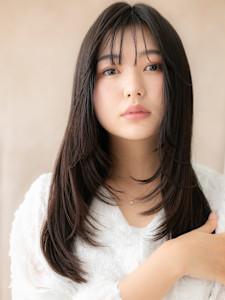 バタフライカット黒髪前下がり顔周りレイヤーロング30代40代