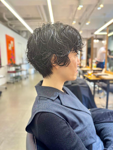 【小顔◎小頭◎】黒髪クセ毛風ショートパーマ