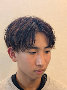 センターパート×ナチュラルパーマ