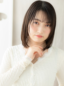 黒髪ハッシュカットウェットヘア小顔ボブレイヤー30代40代