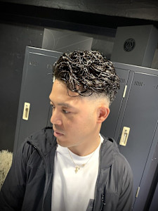 スキンフェード×リバースパーマ×メンズパーマ×メンズカット - owl 心斎橋掲載