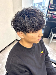 自然な動き×軽さが出る、扱いやすさ抜群のメンズパーマ - CØDE by KENJE掲載