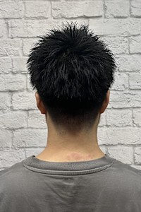 ツーブロスパイキーショート - グレイスフルバーバー プラチナム掲載