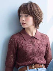 やわらかく揺れる大人のミディアムウルフ - Hivira(ハイビラ)武蔵小山の美容室掲載