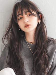 小顔前髪ネビージュロングくせ毛ふんわりナチュラルウェーブ