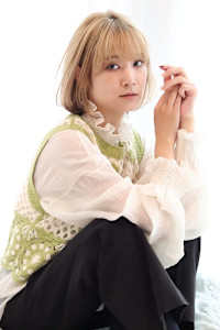 大人キレイ × ふんわりハイトーンボブ