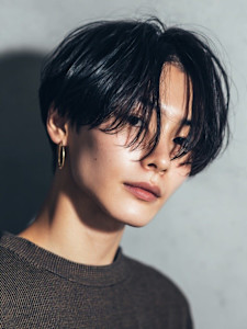 【センターパート×タイトストレート】知的×色気の二面性 - aDALil 川越掲載