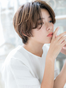 センターパートくせ毛風小顔マッシュショート　レイヤーショート - mod's hair【モッズヘア】越谷/越谷西口店掲載